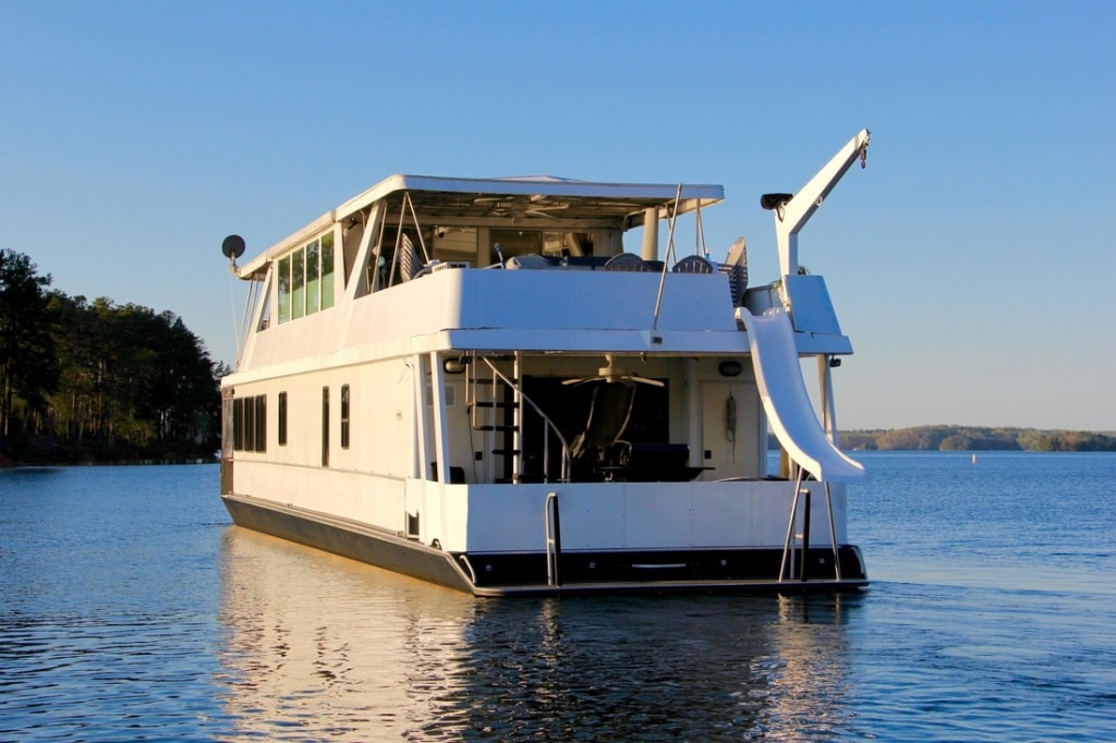 yacht rentals lake lanier